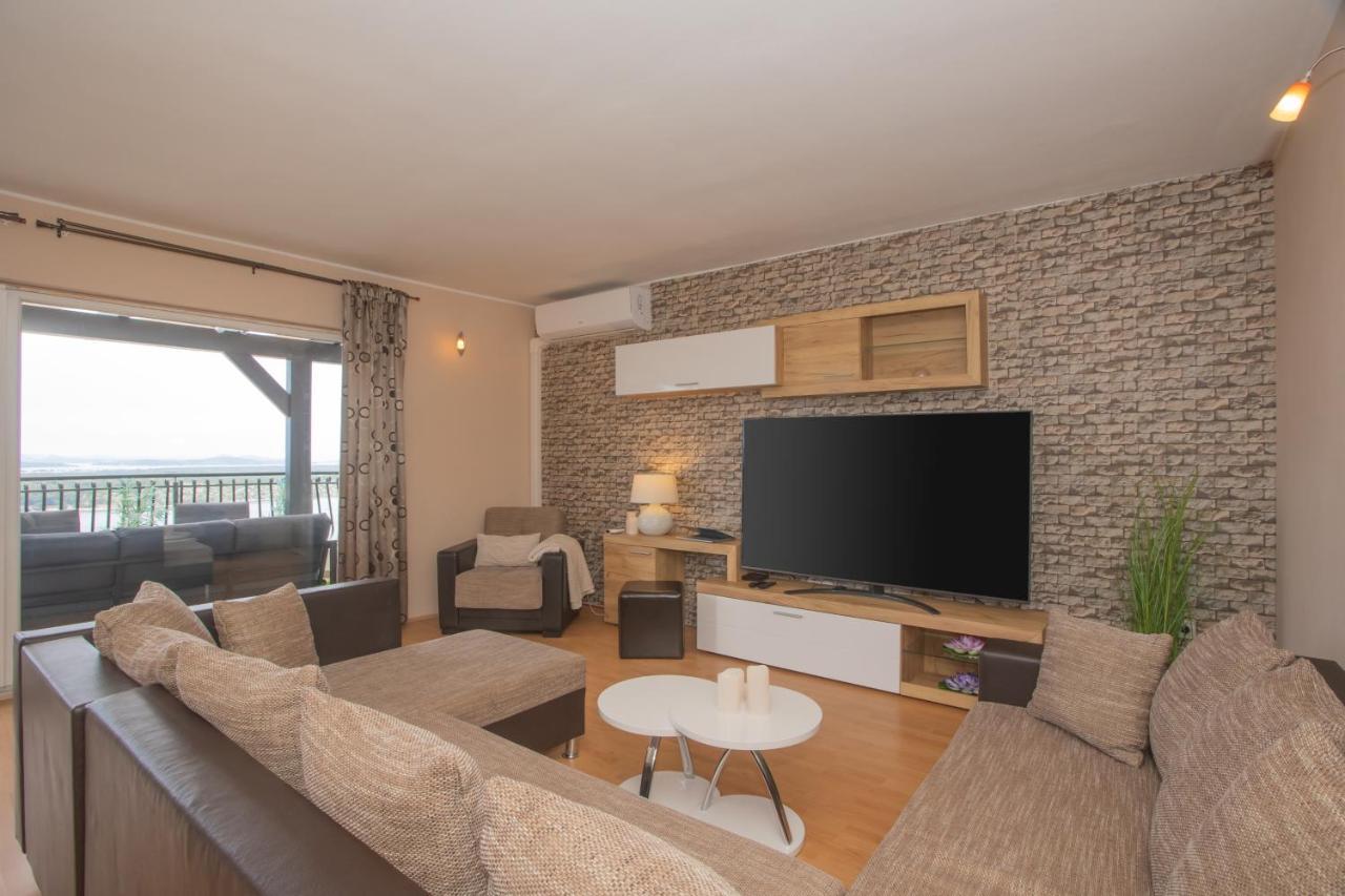 Apartment Mozart شيبينيك المظهر الخارجي الصورة