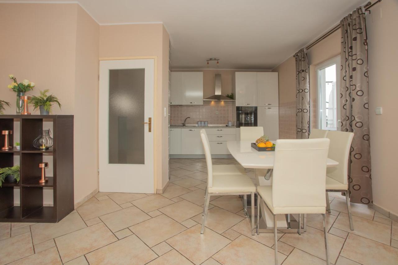 Apartment Mozart شيبينيك المظهر الخارجي الصورة