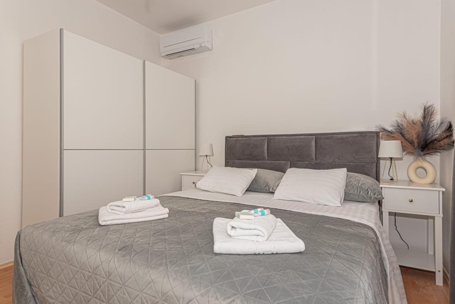 Apartment Mozart شيبينيك المظهر الخارجي الصورة